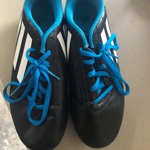 Soccer shoes-Youth